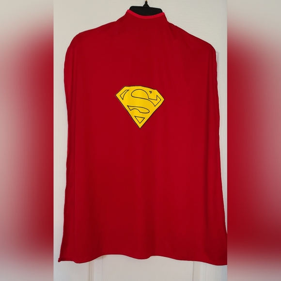 Kid's Superman cape - Picture 1 of 3
